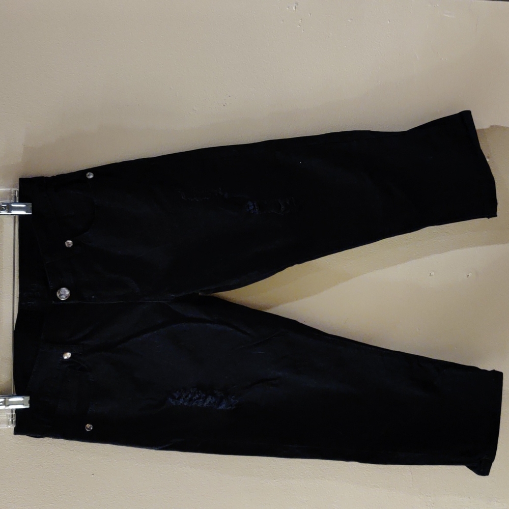 Reign Black Capris